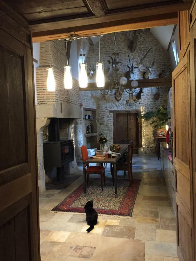 Les Chambres De La Basilique Neuvy-Saint-Sépulchre Eksteriør bilde