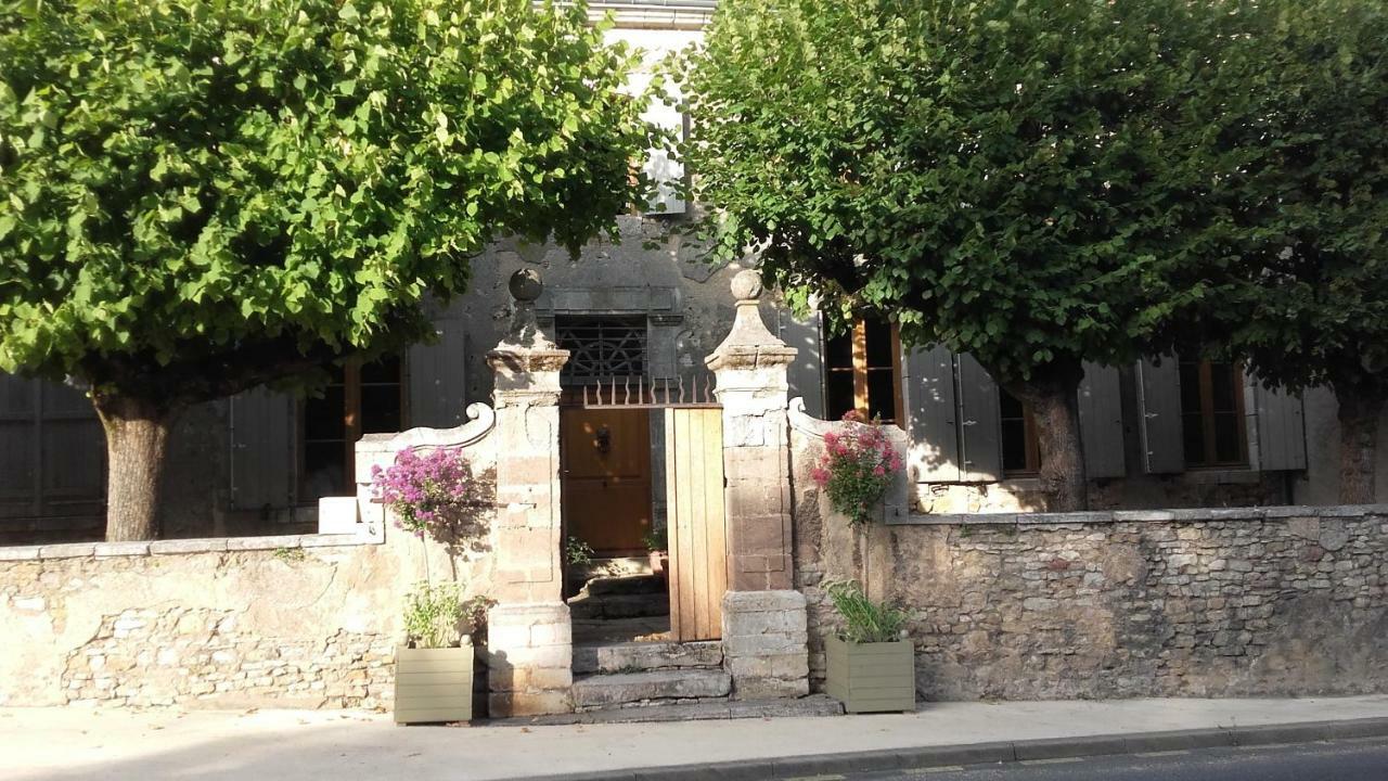 Les Chambres De La Basilique Neuvy-Saint-Sépulchre Eksteriør bilde